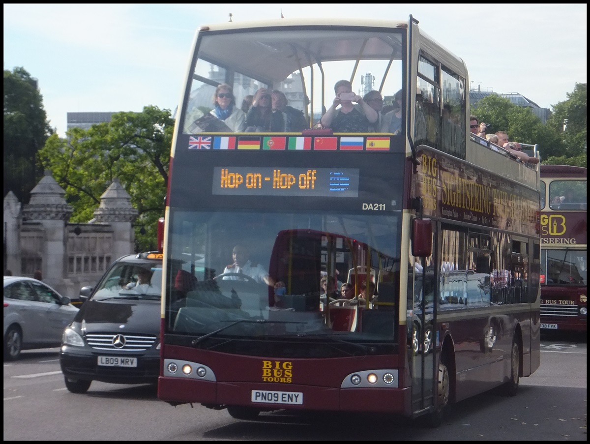 Optare von Big Bus Tours in London.