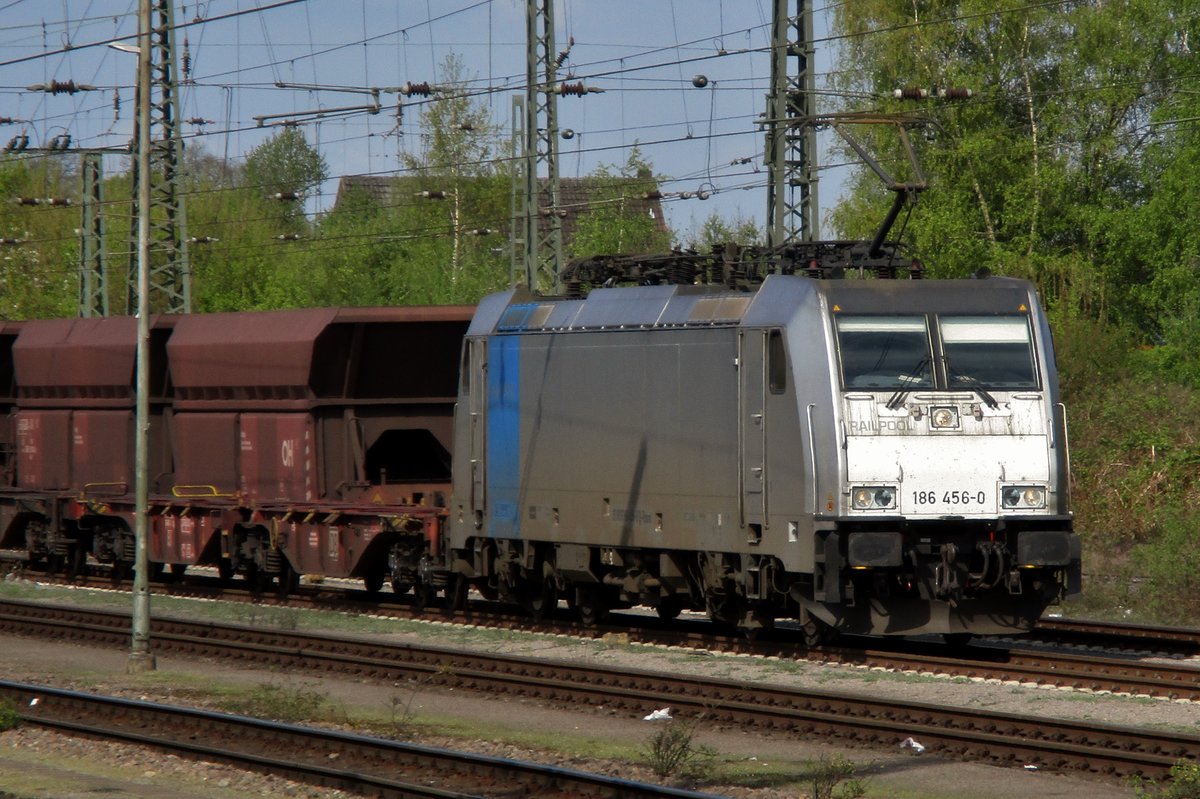 Railpool 186 456 treft am 11 April 2017 in Emmerich ein.