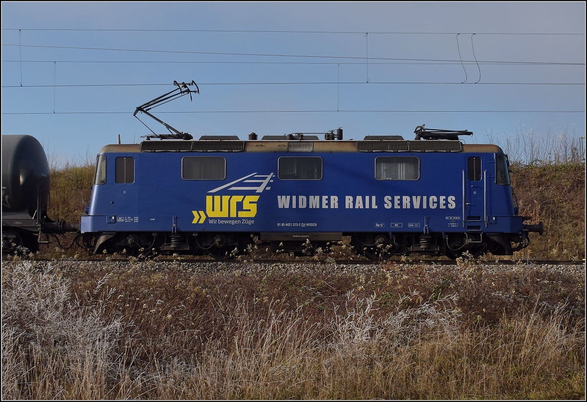Re 421 373 nordwärts bei Schliengen, Dezember 2018.