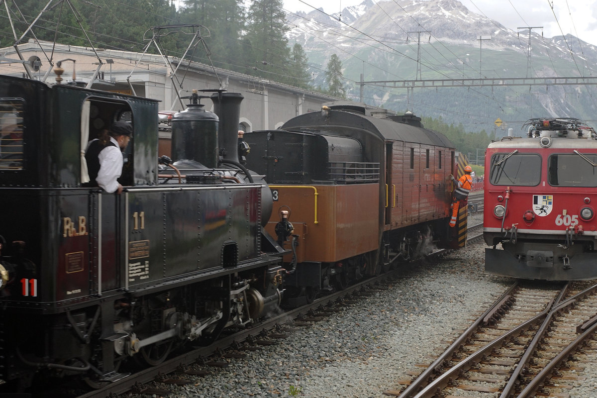 Rhtische Bahn
Bahnvestival Samedan und Pontresina vom 9./10. Juni 2018.
Momentaufnahme von einem Dienstzug mit G 3/4 11, Heidi mit Baujahr 1902 und der Dampfschneeschleuder in Pontresina am 9. Juni 2018.
Foto: Walter Ruetsch
