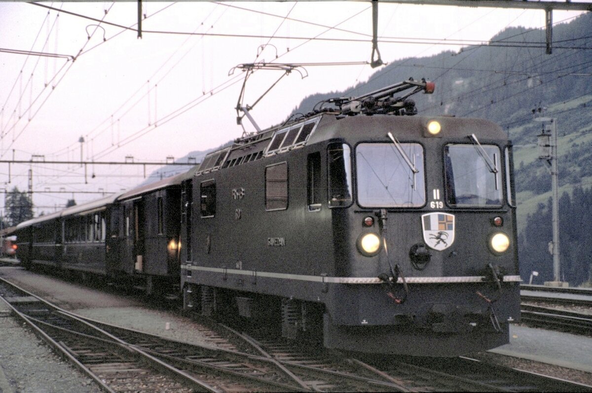 RhB Ge 4/4 II Nr.619 noch in grüner Ausführung in Samedan-Disentis am 24.07.1980.