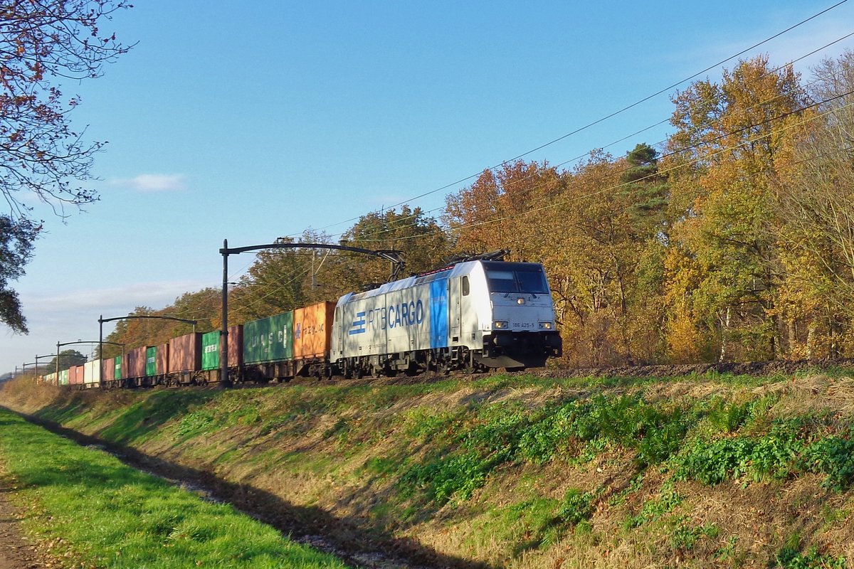 RTB 186 425 durchfahrt am 23 November 2018 Tilburg Oude warande.