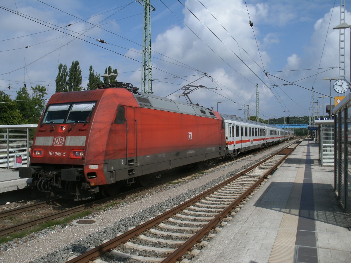 R�ckleistung f�r 101 049-5,von Binz am 31.August 2013,war die Bespannung vom IC 2377 nach Franfurt(Main) Hbf.Hier in Bergen/R�gen.