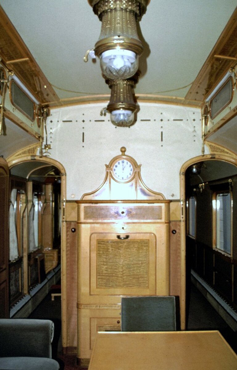 Salonwagen von Kaiserin Victoria Luise, Salonabteil im LHB/Alstom Werksmuseum in Salzgitter-Watenstedt im Februar 1980.
