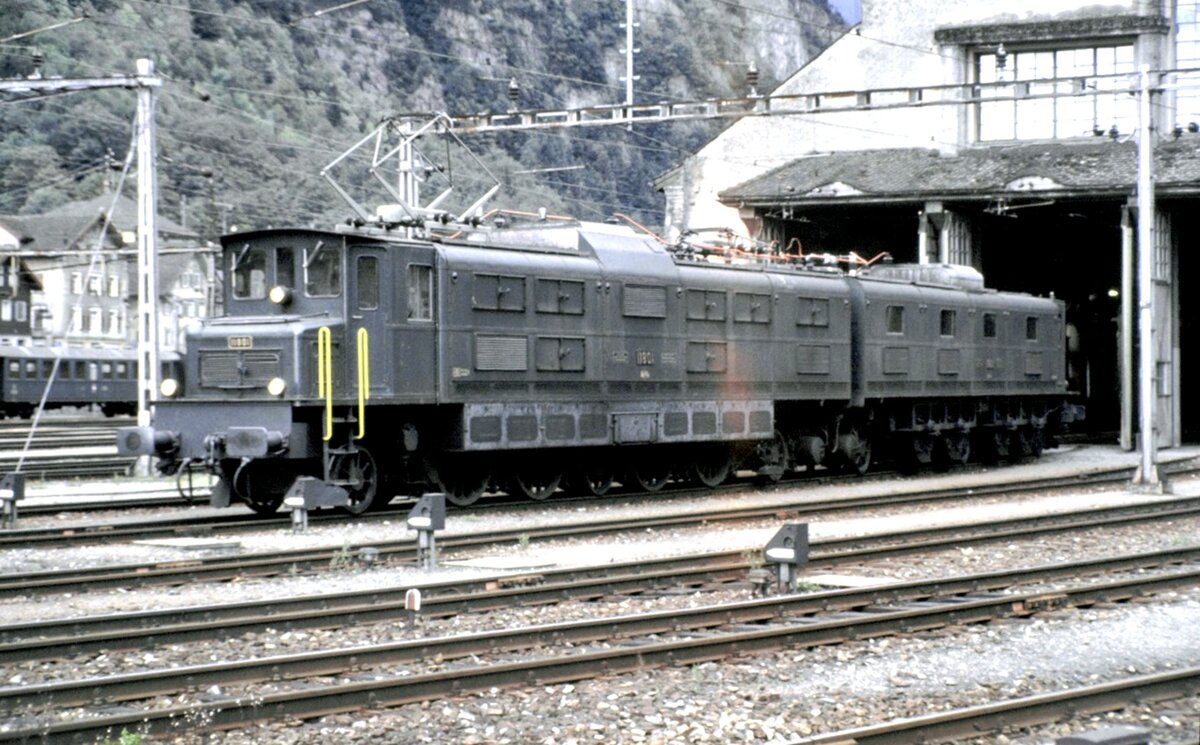 SBB Ae 8/14 Nr.11 801 in Erstfeld bei Jubil�um 100 Jahre Gotthardbahn am 22.09.1981.