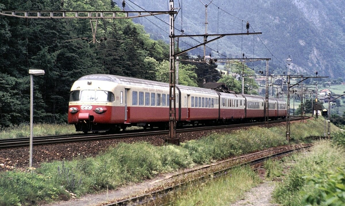 SBB RAe TEE II in Erstfeld am 17.06.1980.