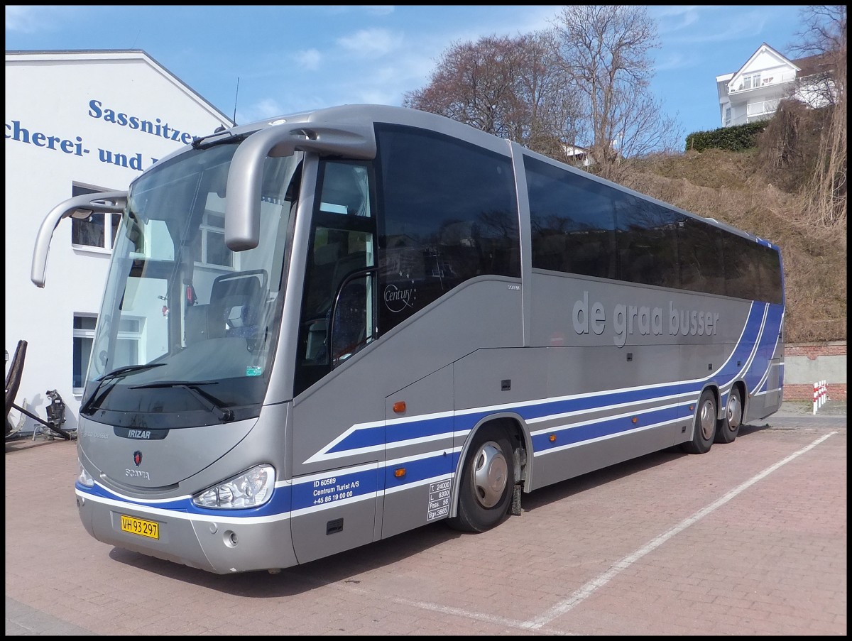 Scania Irizar von De graa Busser aus D�nemark im Stadthafen Sassnitz.