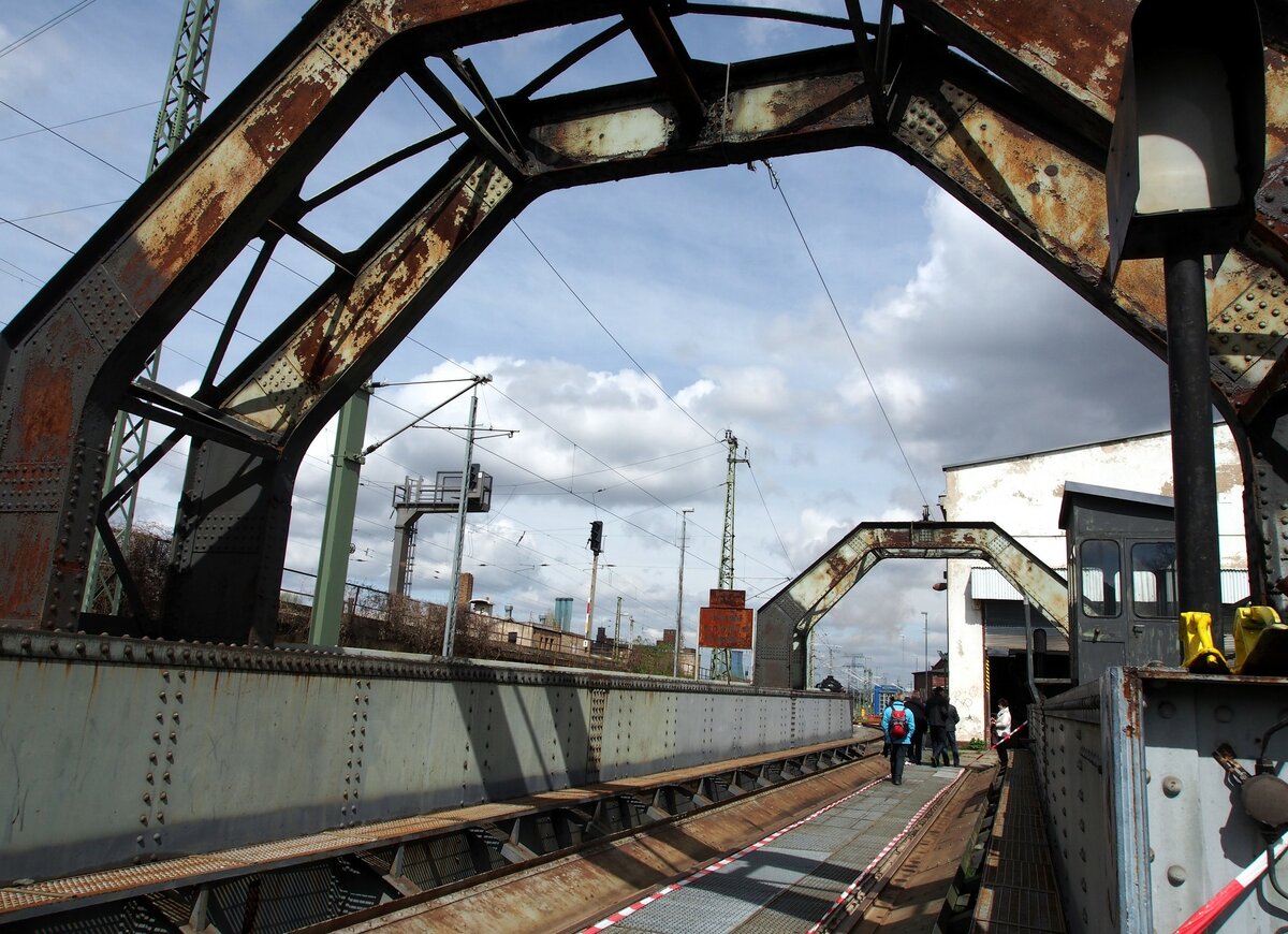 Schiebebühne im Bw Dresden Altstadt bei 7.Dampfloktreffen am 17.04.2015. 