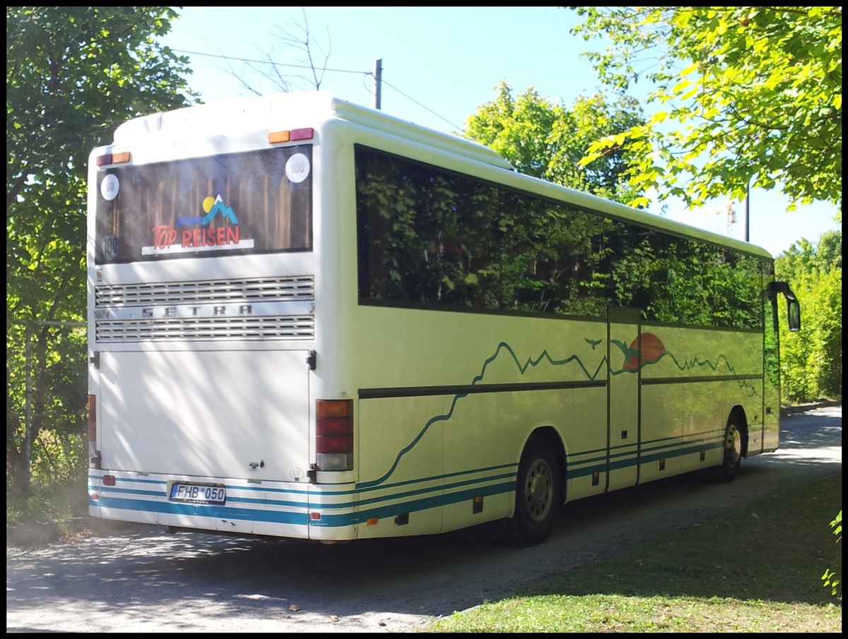 Setra 315 GT-HD von Autobusų Nuoma J. Raudoniaus IĮ aus Litauen (ex Top-Reisen) in Sassnitz.