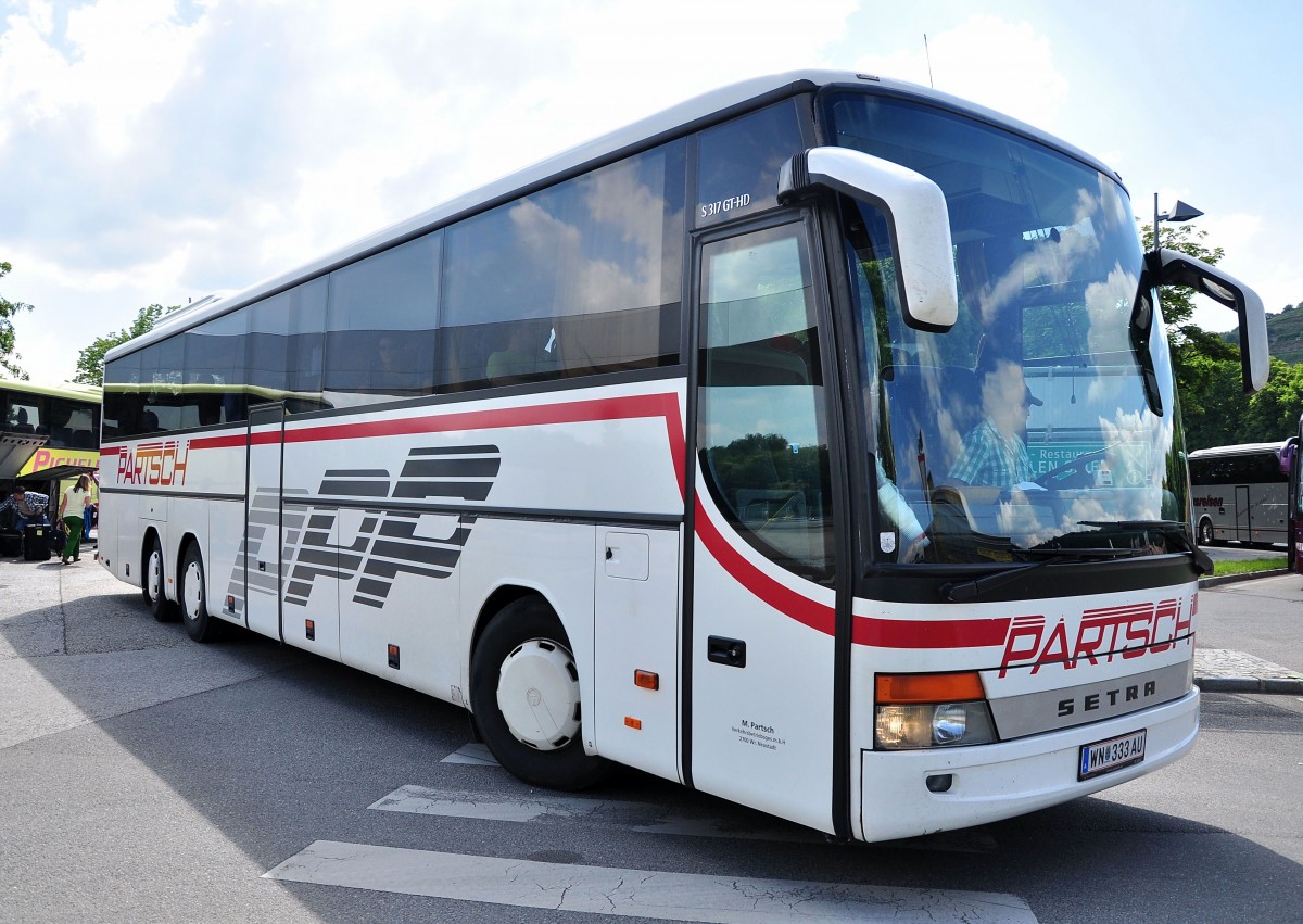 SETRA 317 HDH von PARTSCH Reisen / �sterreich am 29.5.2013 in Krems an der Donu.