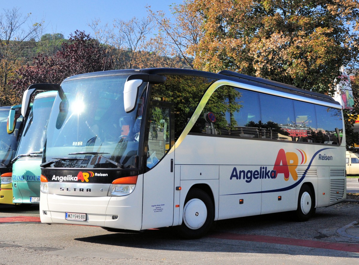 Setra 411 HD von Angelika Reisen / sterreich im Herbst 2013 in Krems.