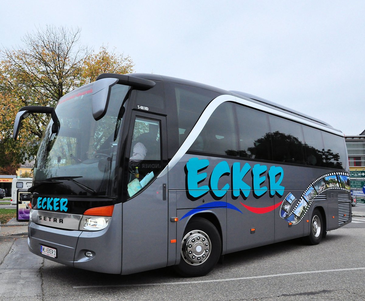 Setra 411 HD von Ecker Reisen aus �sterreich in Krems gesehen.