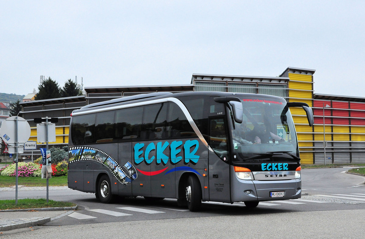 Setra 411 HD von Ecker Reisen aus �sterreich in Krems gesehen.