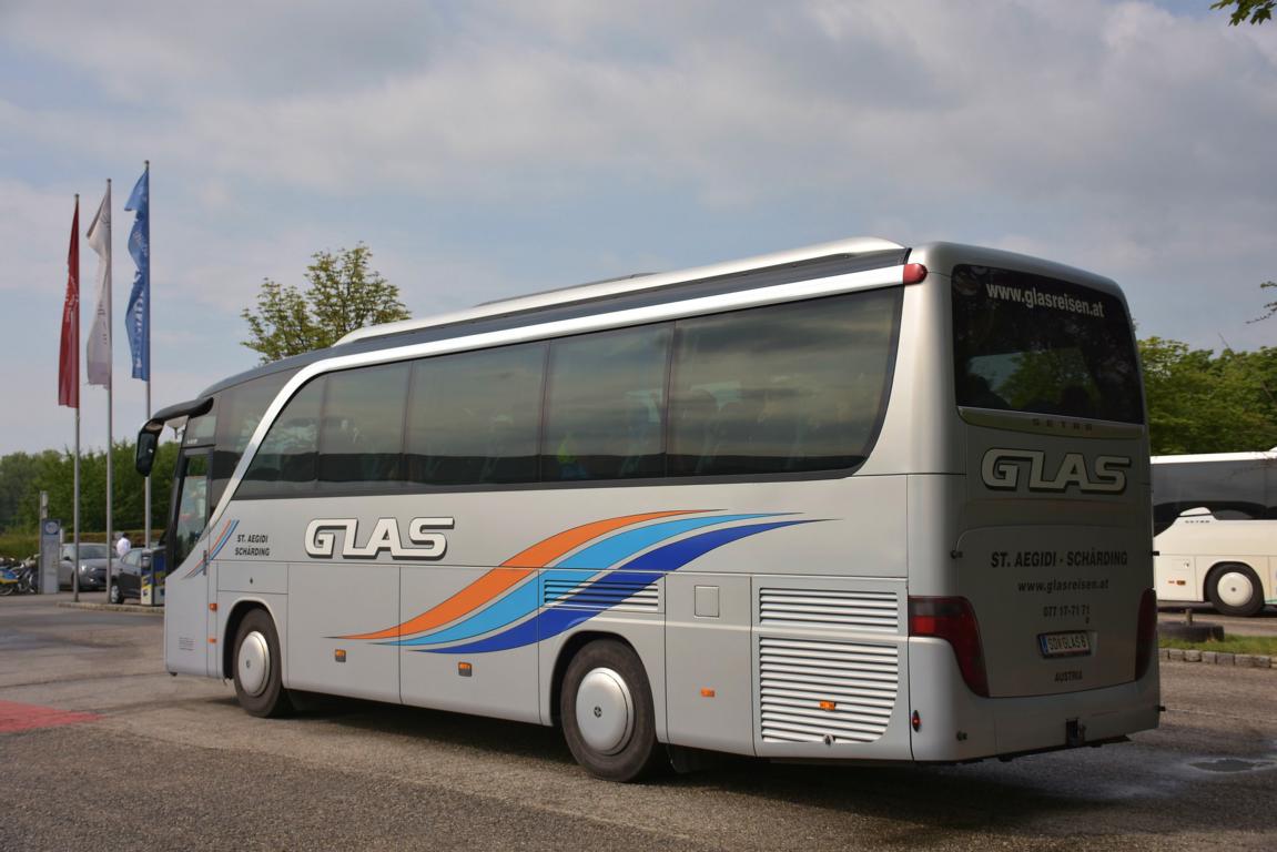 Setra 411 HD von GLAS Reisen aus sterreich im Mai 2018 in Krems.