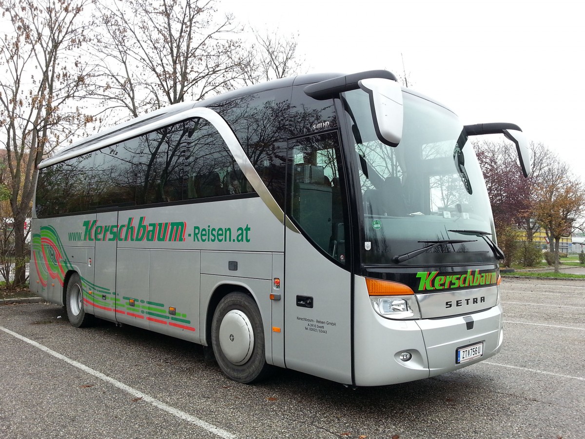 Setra 411 HD von Kerschbaum Reisen aus �sterreich am 13.11.2014 in Krems gesehen.