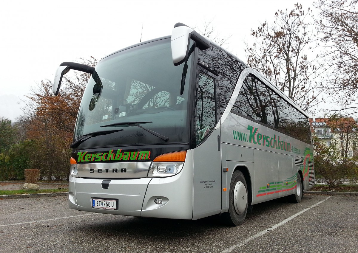 Setra 411 HD von Kerschbaum Reisen aus �sterreich am 13.11.2014 in Krems gesehen.