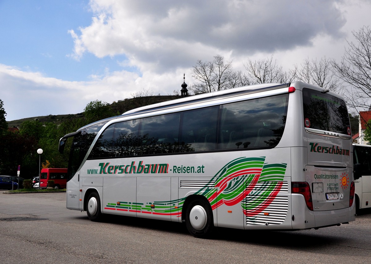 Setra 411 HD von Kerschbaum Reisen aus �sterreich am 18.4.2015 in Krems.
