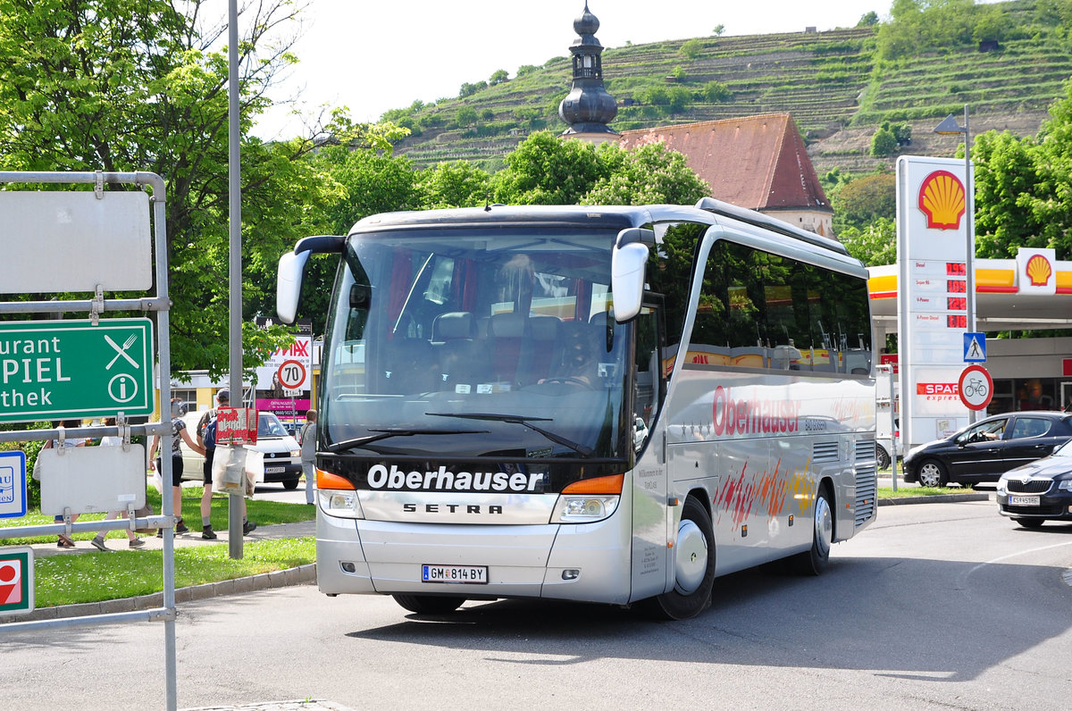 Setra 411 HD von Oberhauser Reisen aus �sterreich in Krems gesehen.