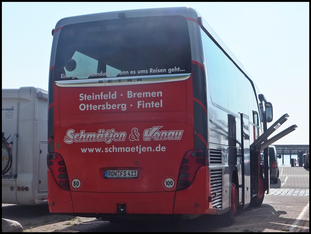 Setra 411 HD von Schm�tjen & Vonau aus Deutschland im Stadthafen Sassnitz.