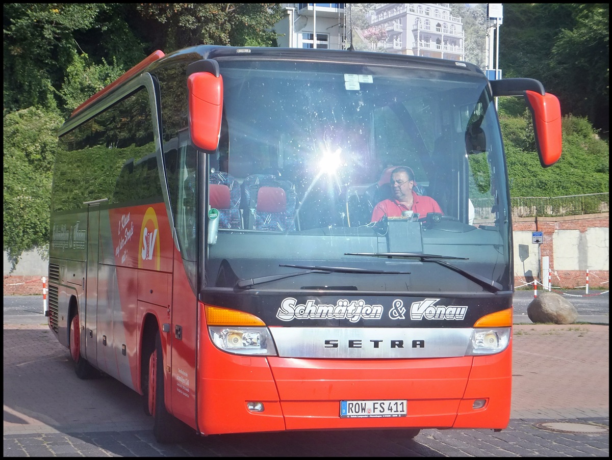 Setra 411 HD von Schm�tjen & Vonau aus Deutschland im Stadthafen Sassnitz.