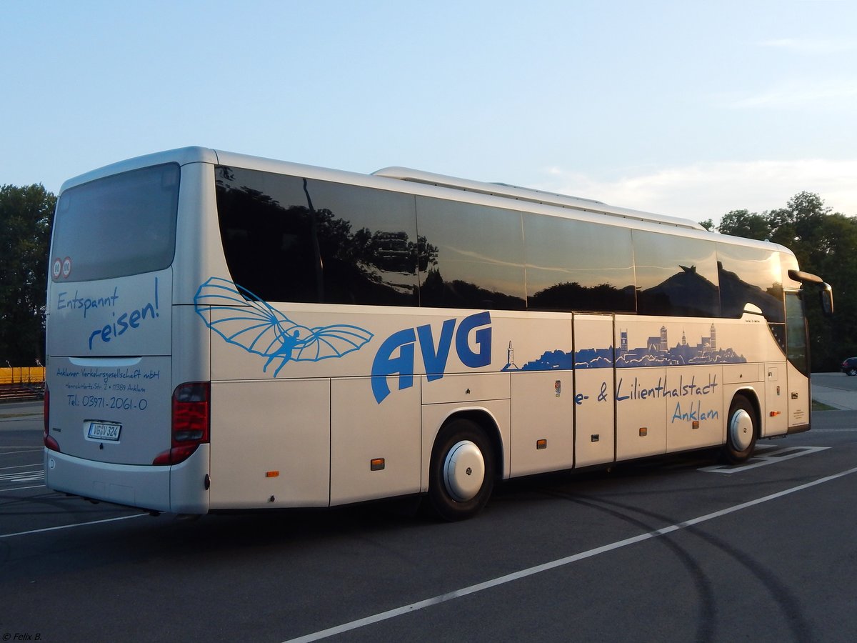 Setra 415 GT der Anklamer Verkehrsgesellschaft in Neubrandenburg. 