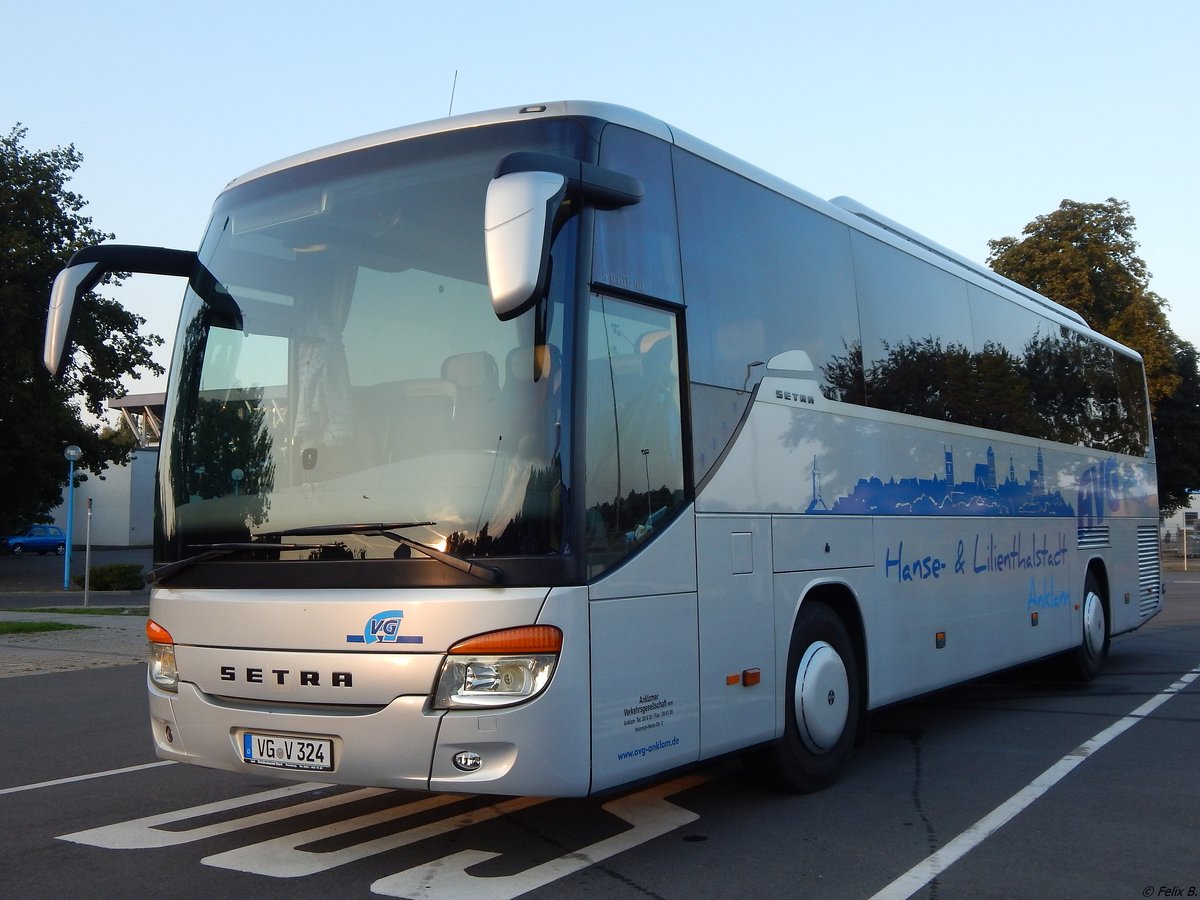 Setra 415 GT der Anklamer Verkehrsgesellschaft in Neubrandenburg. 