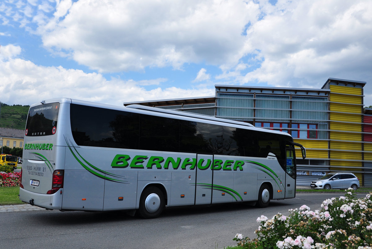 Setra 415 GT- HD von Bernhuber Reisen aus Nieder�sterreich in Krems gesehen.