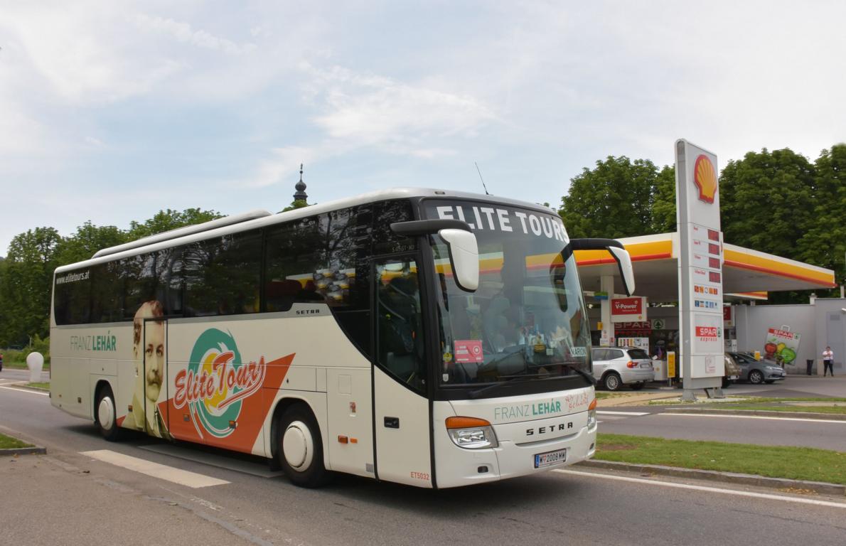 Setra 415  GT-HD von Elite Tours aus Wien 2018 in Krems.