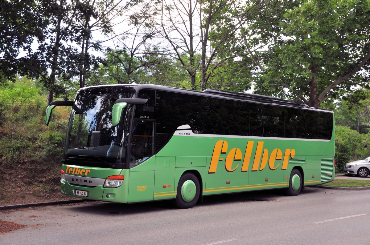 Setra 415 GT-HD von Felber Reisen aus �sterreich am 12.Juli 2014 in Krems gesehen.