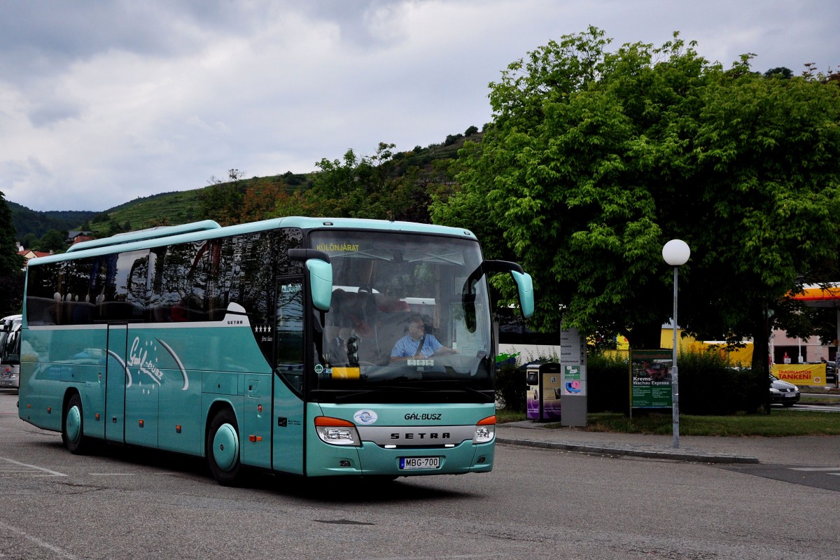 Setra 415 GT-HD von Gal-Bus aus Ungarn im Juni 2015 in Krems gesehen.