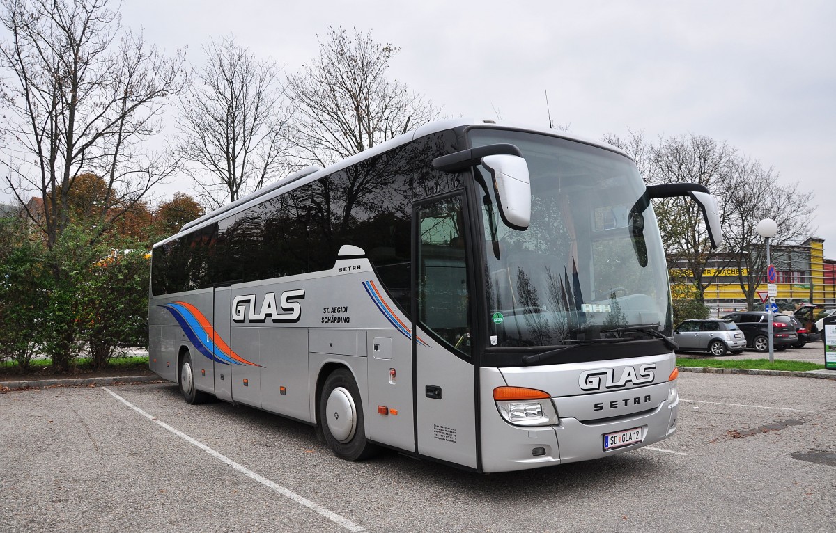 Setra 415 GT-HD von Glas Reisen aus sterreich am 26.10.2014 in Krems.