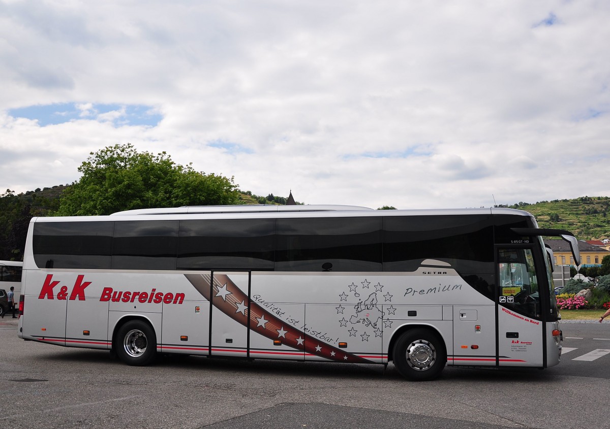Setra 415 GT-HD von k & k Busreisen aus �sterreich im Juni 2015 in Krems gesehen.