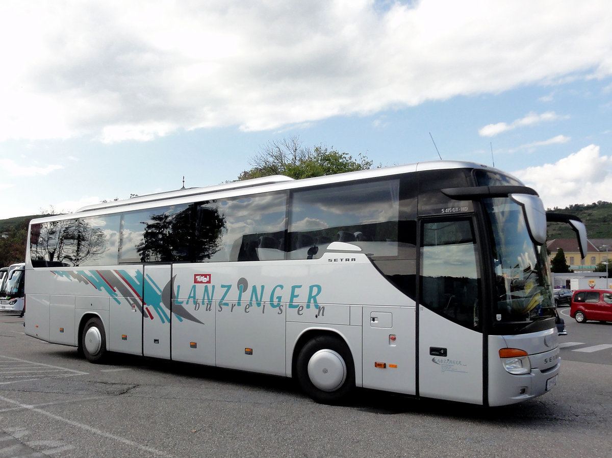 Setra 415 GT-HD von Lanzinger Reisen aus �sterreich in Krems.