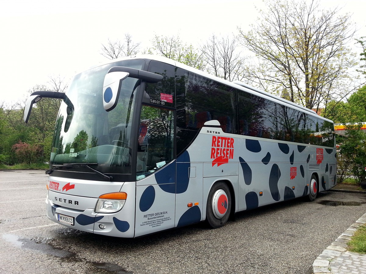 Setra 415 GT-HD von RETTER Reisen aus �sterreich am 22.4.2014 in Krems.