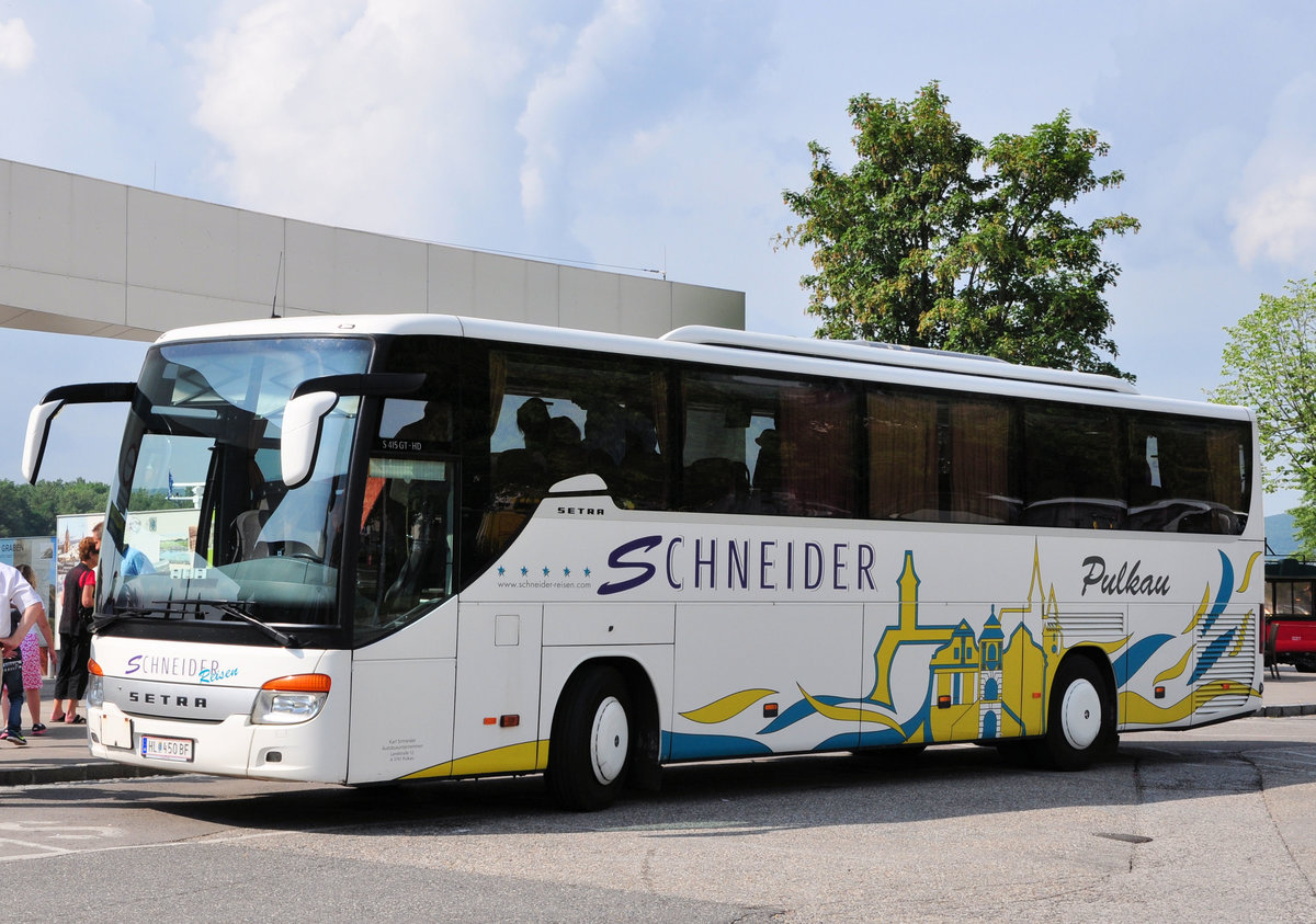 Setra 415 GT-HD von Schneider Reisen aus Niedersterreich in Krems.