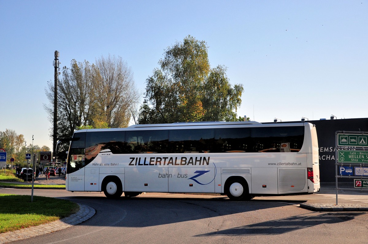Setra 415 GT-HD von den Zillertaler Verkehrsbetrieben aus �sterreich am 18.10.2014 in Krems.