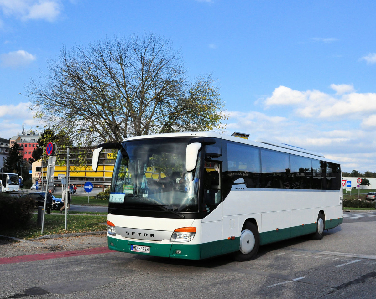 Setra 415 GT von Zw�lfer Reisen aus Nieder�sterreich in Krems gesehen.