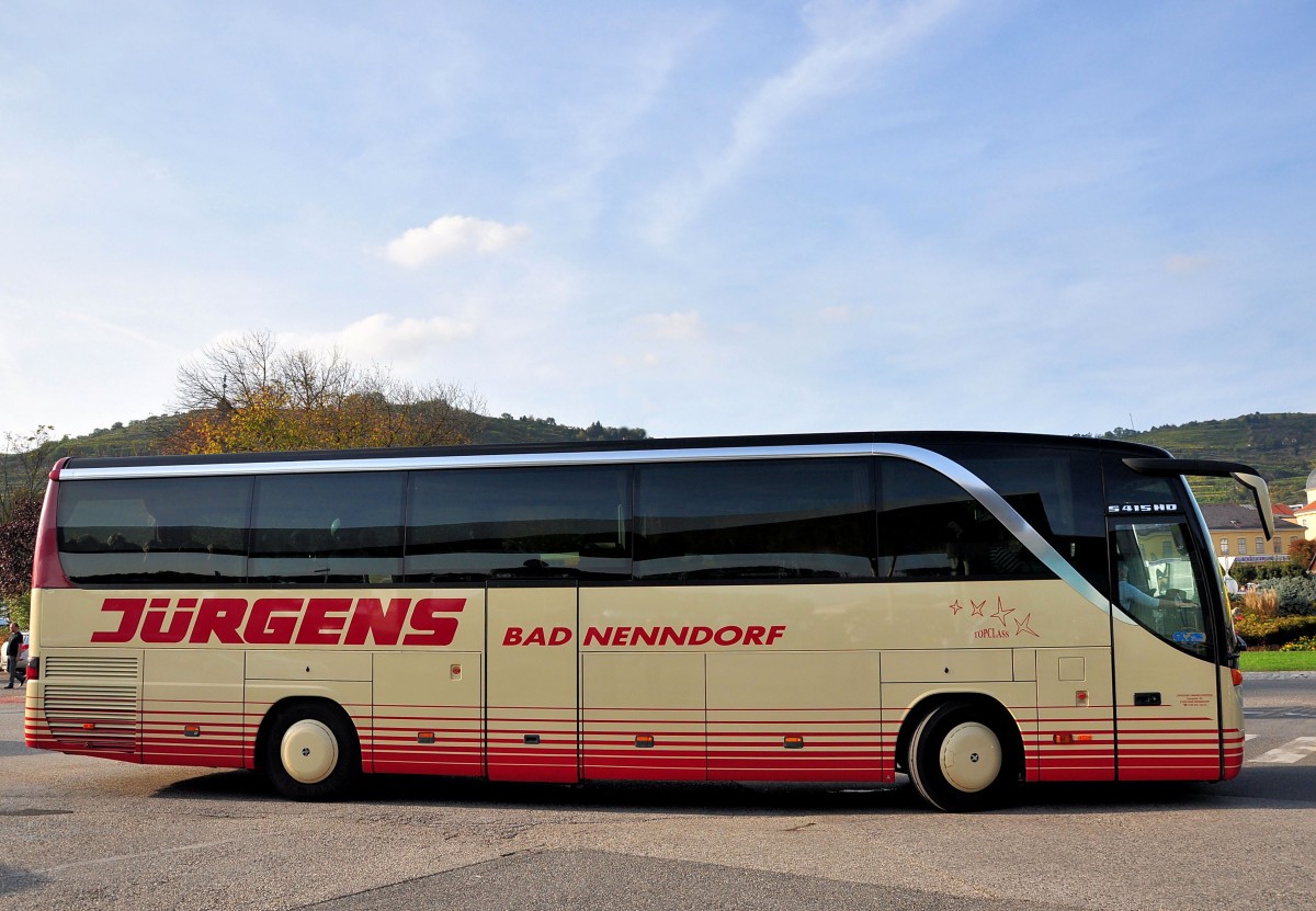 Setra 415 HD von J�rgens aus der BRD am 13.10.2014 in Krems.