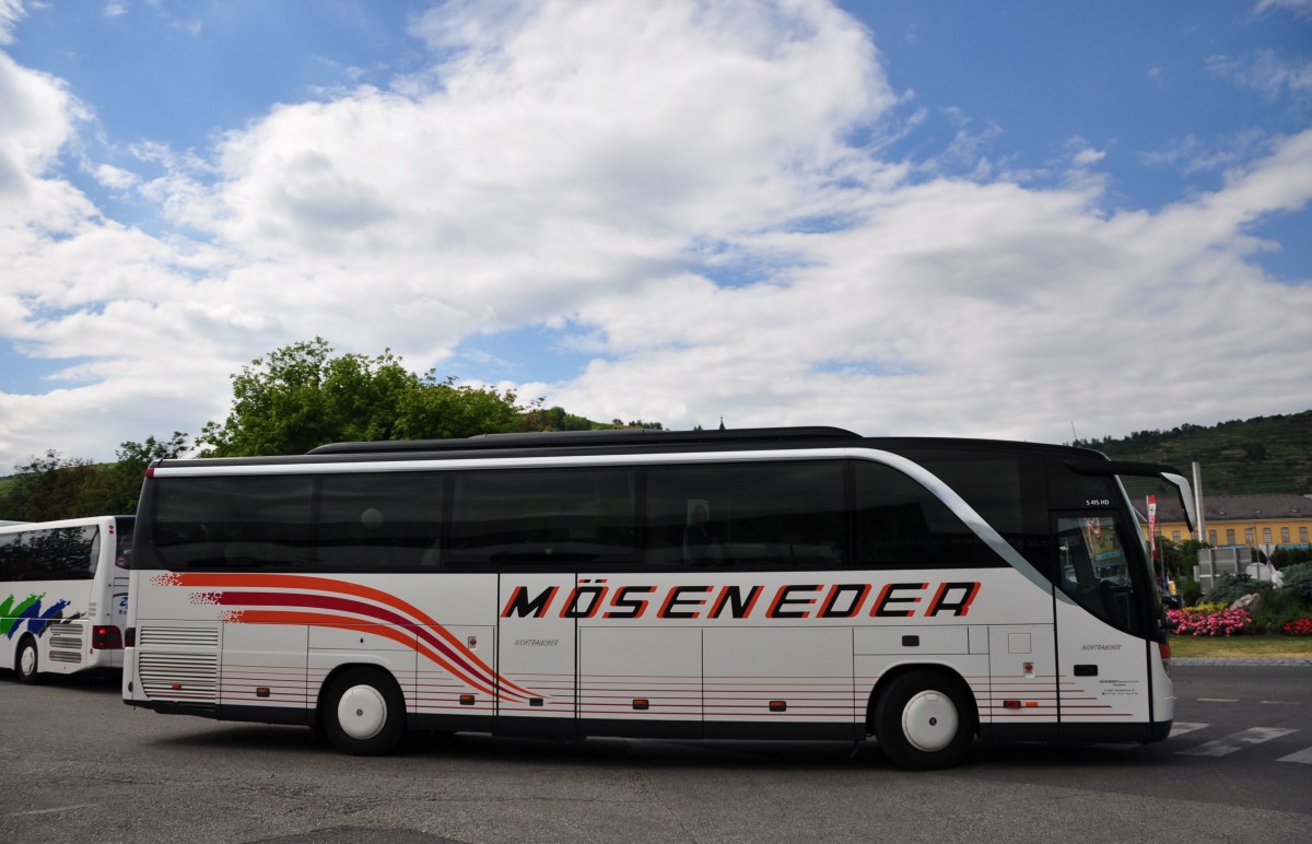 Setra 415 HD von M�seneder Reisen aus �sterreich im Juni 2015 in Krems unterwegs.