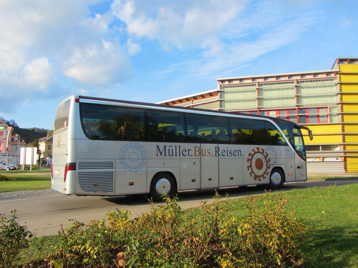 Setra 415 HD von M�ller Busreisen aus der BRD in Krems.