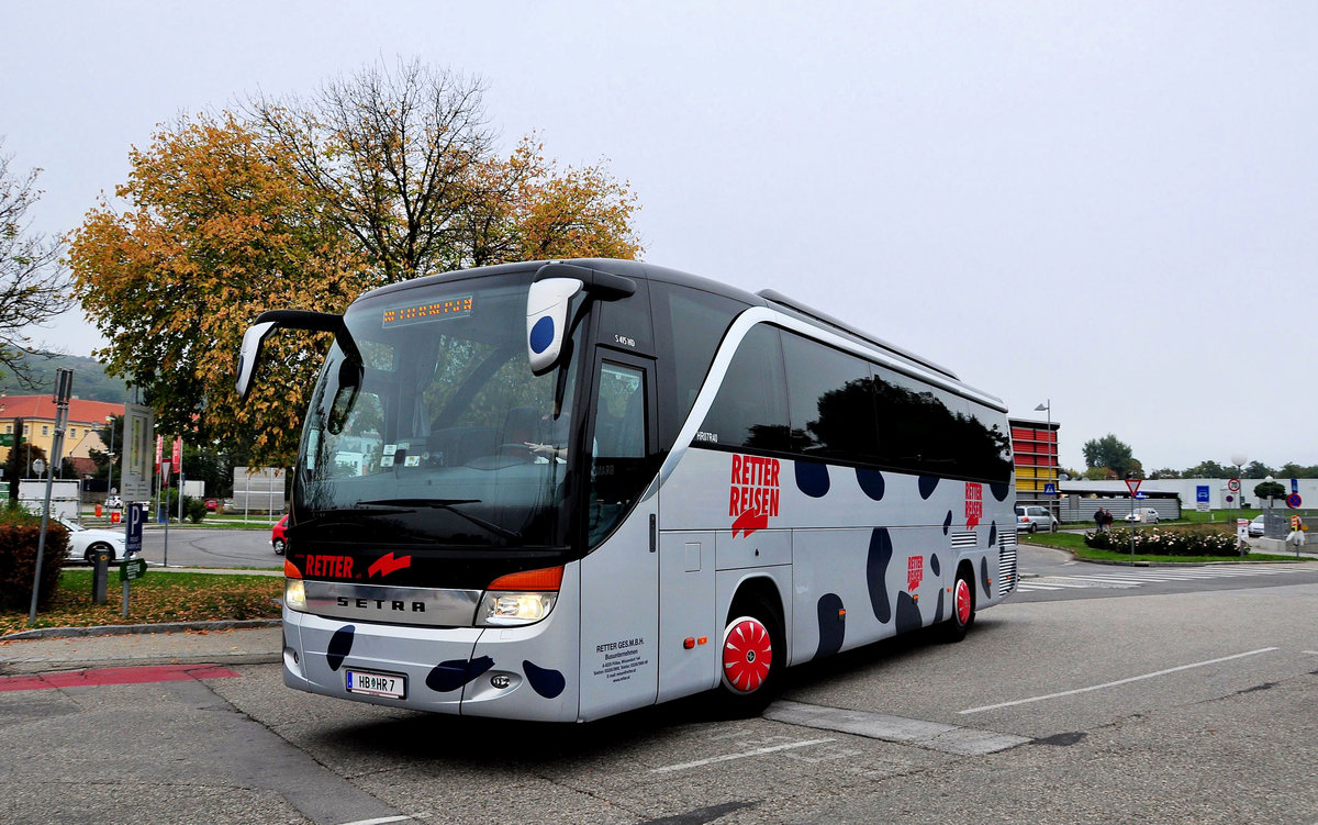 Setra 415 HD von Retter Reisen aus �sterreich in Krems gesehen.
