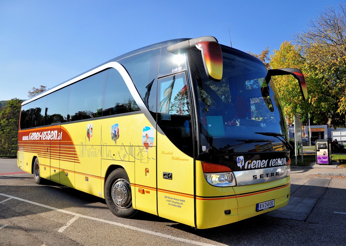 Setra 415 HD von Riener Reisen / �sterreich im Herbst 2013 in Krems.