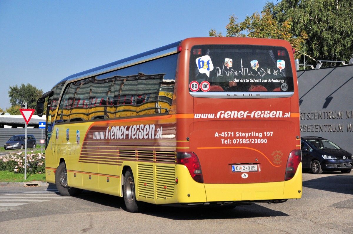 Setra 415 HD von Riener Reisen / �sterreich im Herbst 2013 in Krems.