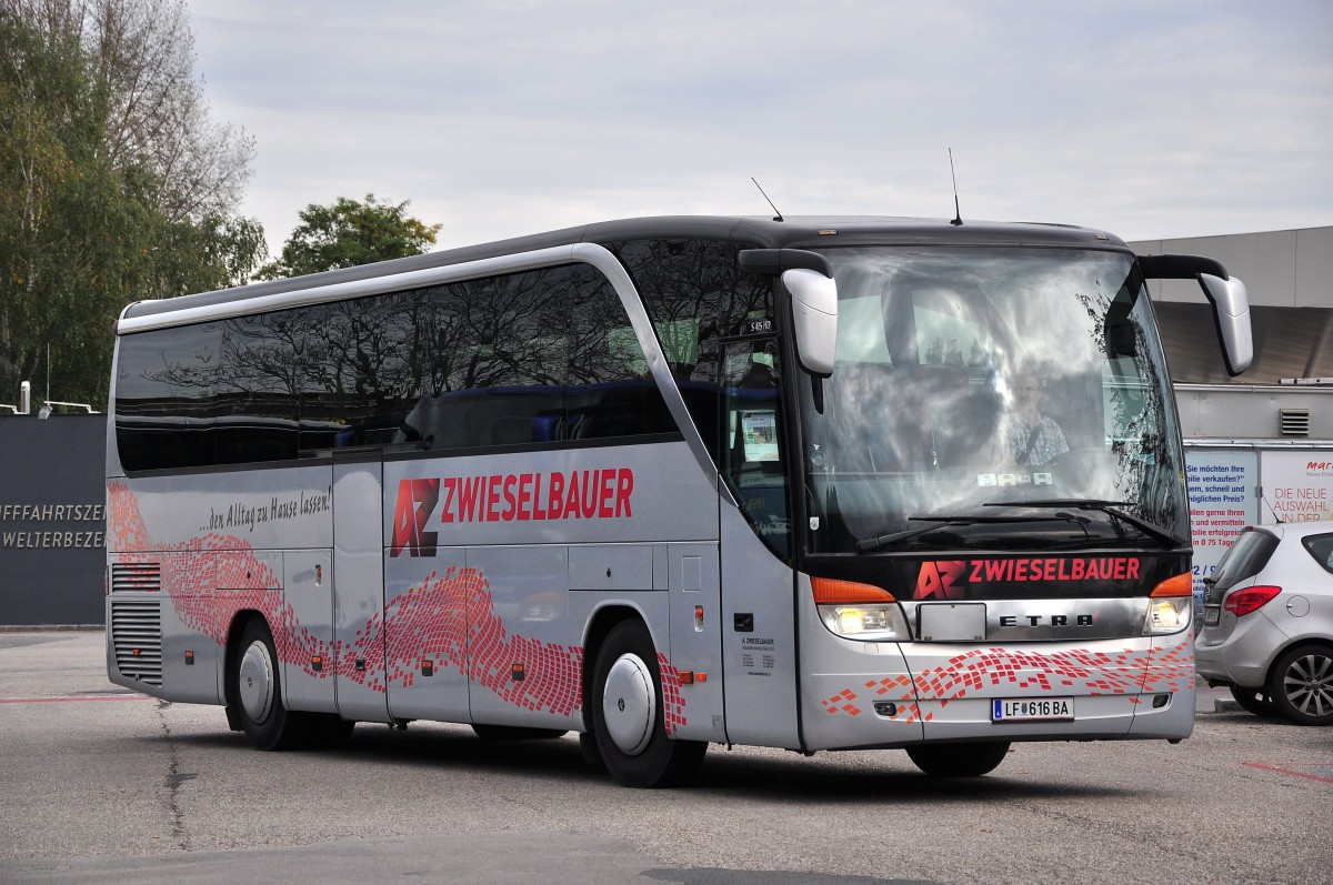 Setra 415 HD von Zwieselbauer Reisen aus �sterreich am 15.10.2014 in Krems.