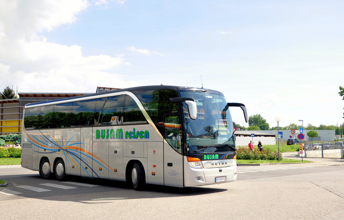 Setra 415 HDH von Busam Reisen aus �sterreich in Krems.