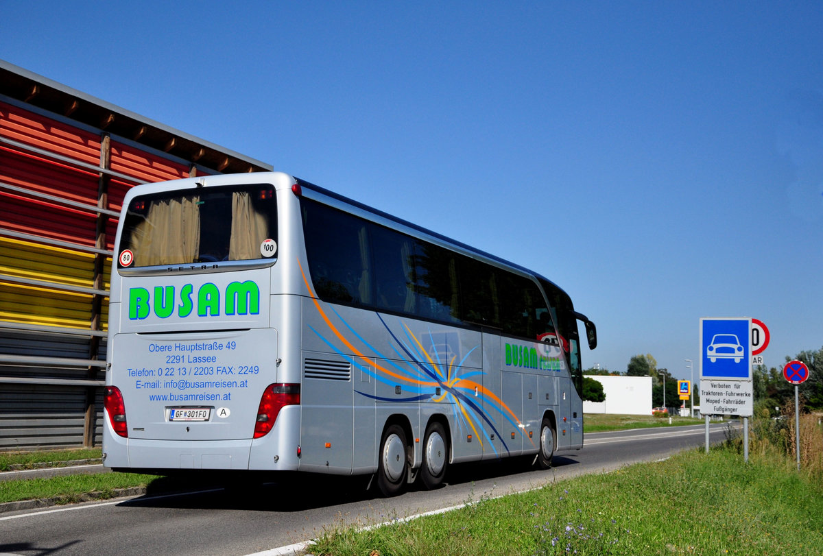 Setra 415 HDH von BUSAM Reisen aus �sterreich in Krems unterwegs.