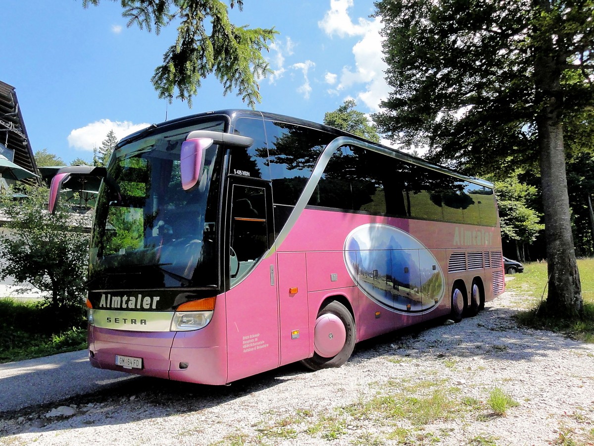 Setra 415 HDH von Erich ECKMAIR  Almtaler  aus Ober�sterreich im August 2013 in Gr�nau gesehen.
