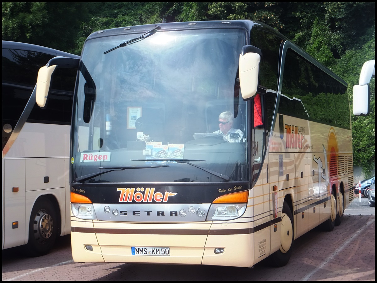 Setra 415 HDH von M�ller's Reisedienst aus Deutschland im Stadthafen Sassnitz.