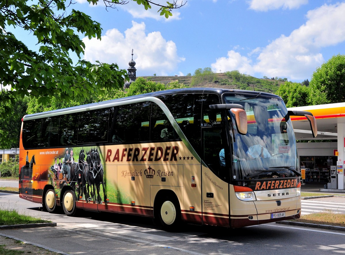 Setra 415 HDH von Raferzeder aus �sterreich am 10.Mai 2014 in Krems gesehen.