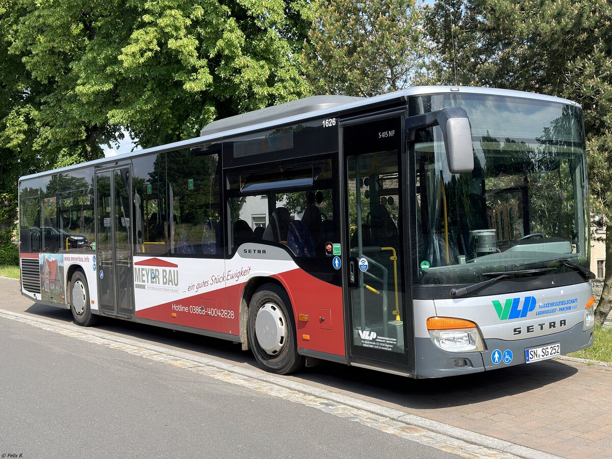 Setra 415 NF der Verkehrsgesellschaft Ludwigslust-Parchim mbH in Plau am See.